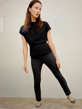 MM Lafleur Black Cropped Sleeve Top